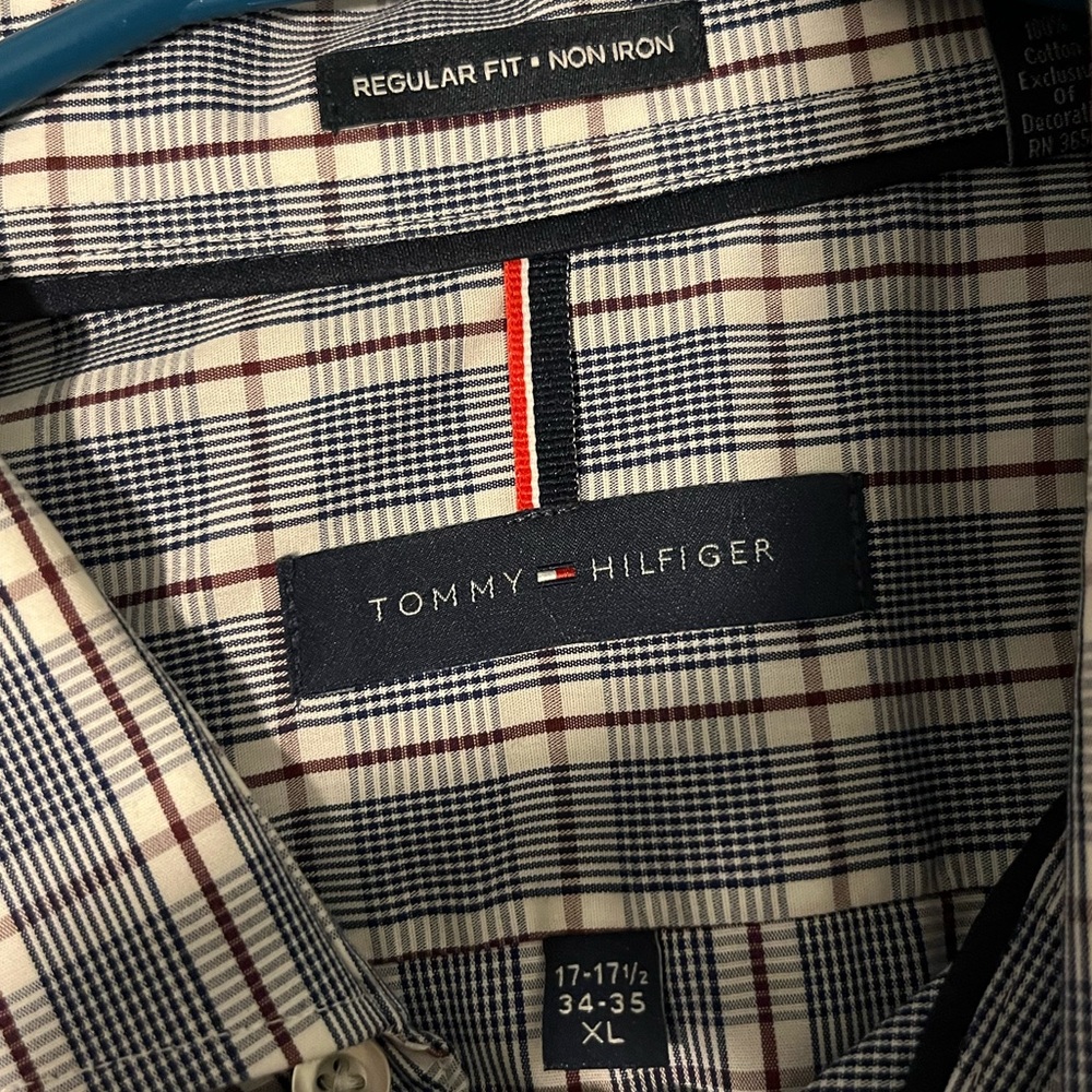 3 / $15 👕 Tommy Hilfiger Dress Shirt